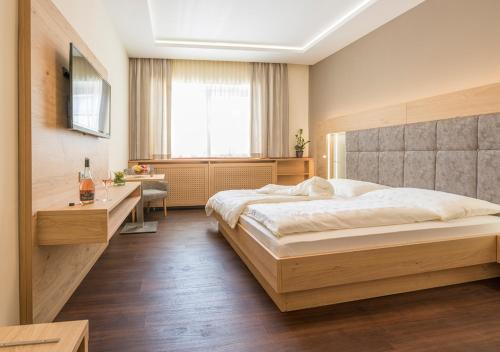 Weingut Breitenfelder — hotel in Retz