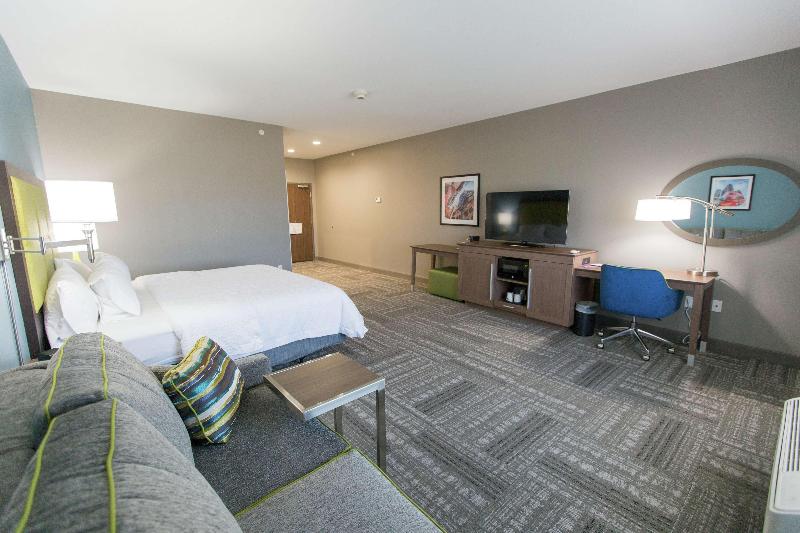 Hampton Inn & Suites Stroud - photo 54
