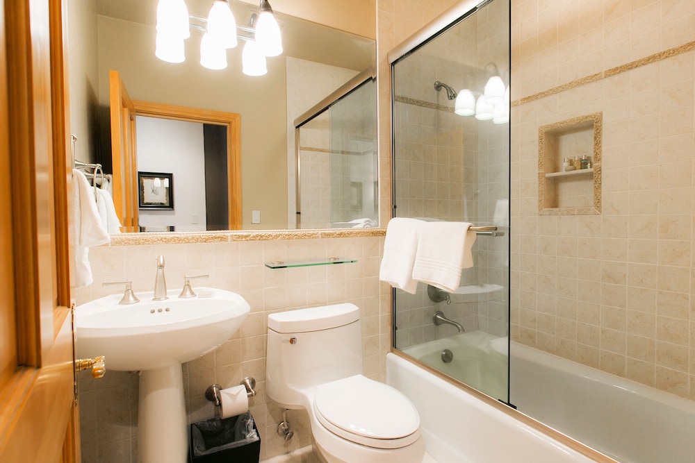Luxury Two Bedroom Suite with Mountain Views 2 Apartment Hotel by RedAwning - photo 10