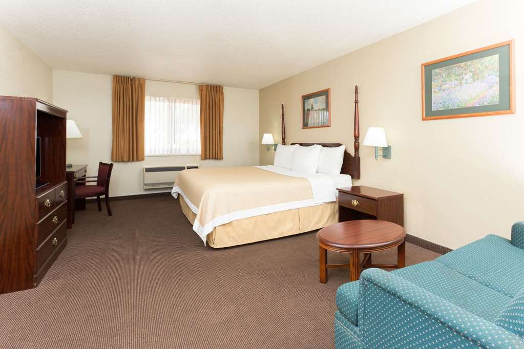 Days Inn by Wyndham Colorado Springs Airport - photo 13