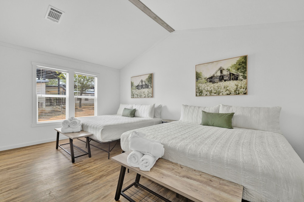 Resort at Fredericksburg Unit 22 - photo 2