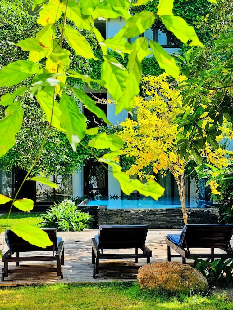 Beverly Beach Mirissa in Mirissa City, Sri Lanka