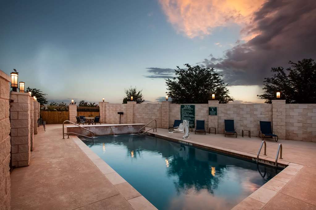 La Quinta Inn & Suites by Wyndham Odessa North - photo 6