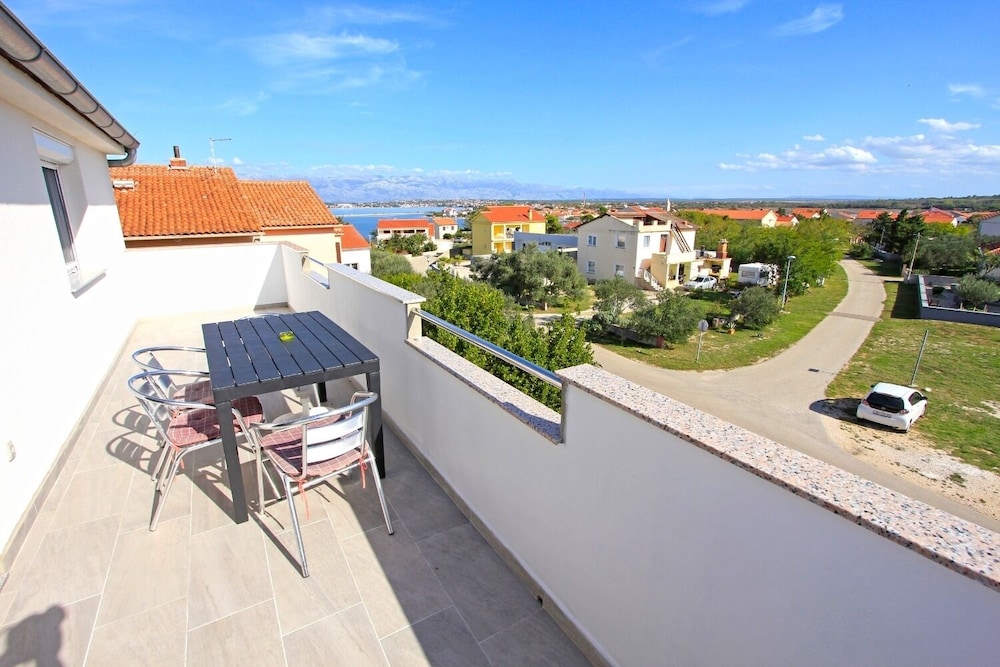 Kani A6 Zapad in Nin, Croatia