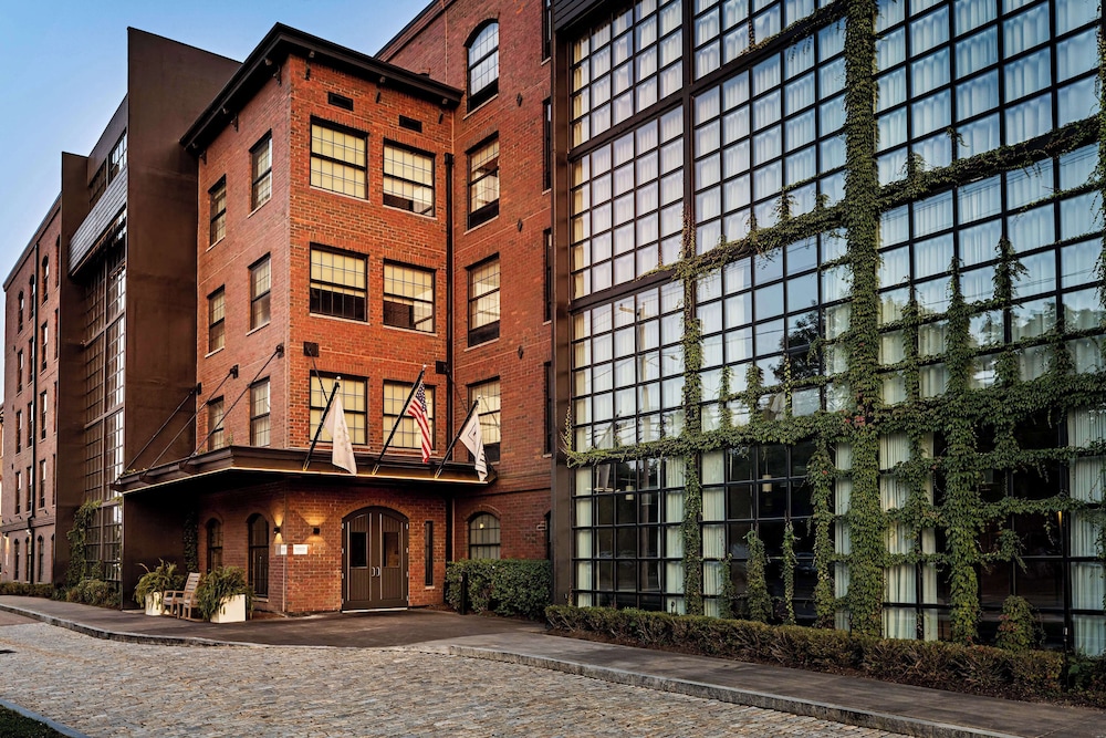 The Loom Hotel Tapestry Collection by Hilton — hotel in Warwick