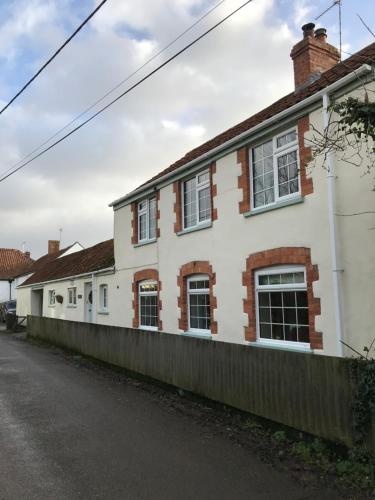 Ivy Cottage — 4-Star Luxury Hotel in Bridgwater, United Kingdom