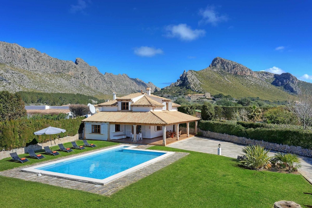 Villa Eu Figueral by JS Villas — 4-Star Luxury Hotel in Pollenca, Spain
