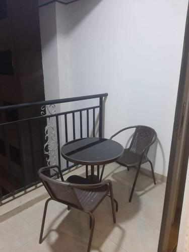 Executive Newly Furnished Two Bedroom Apartment With Heated Swimming Pool With Beautiful Scenic City Views