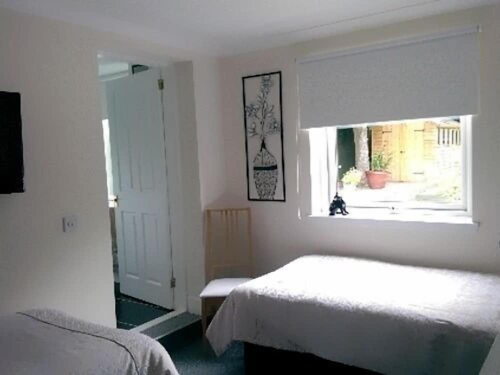 Maple Cottage B&B — Gullane — photo 4