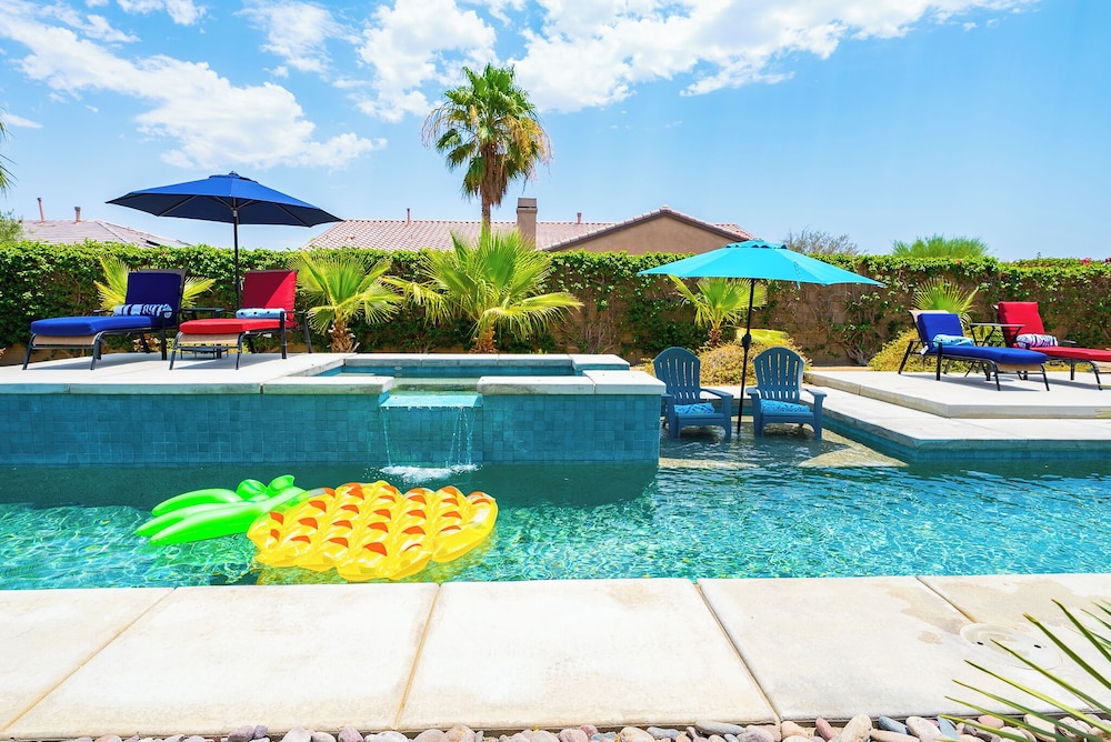 Luxurious 5BR Resort Style Home w Pool & Spa - photo 33