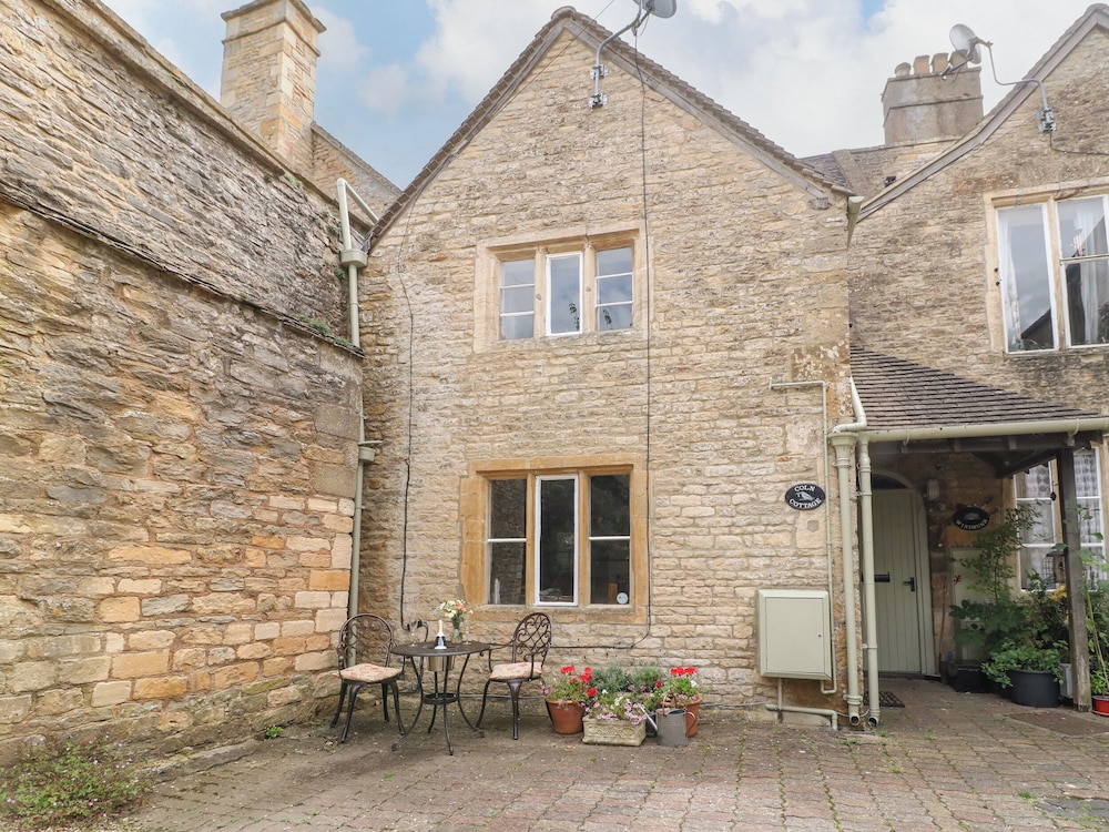 Coln Cottage — 4-Star Luxury Hotel in Stow On The Wold, United Kingdom