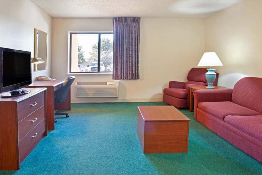 Norwood Inn & Suites by BlissPoint Post Rd Indianapolis - photo 45