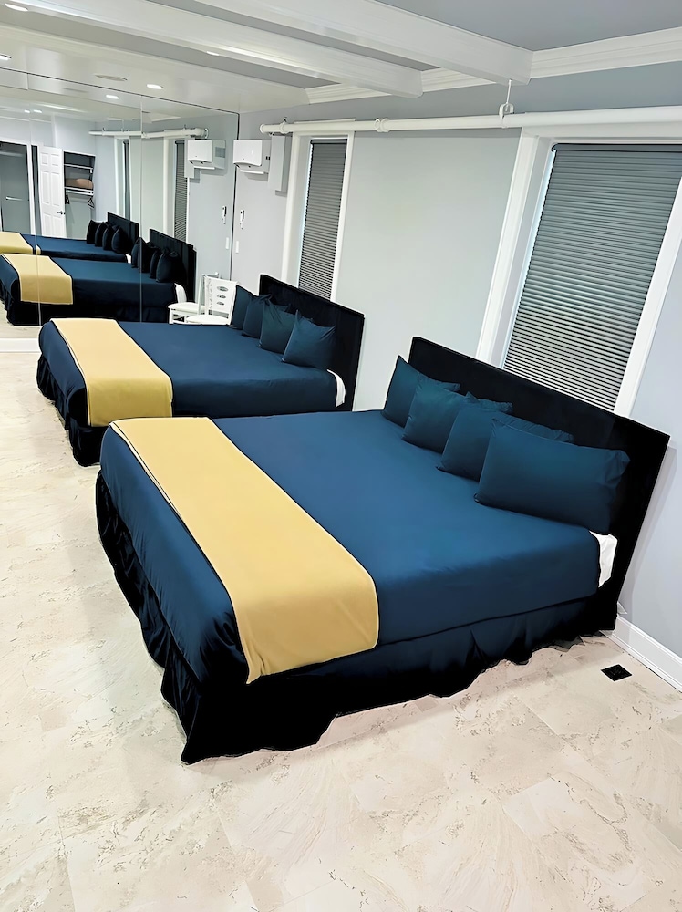 Long Beach Hotel - photo 4