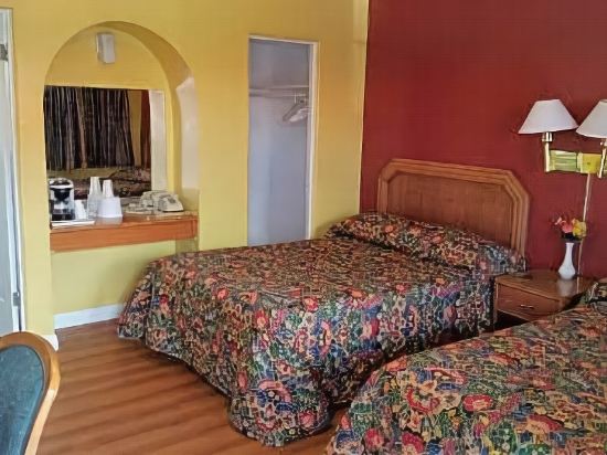 Slumber Motel - photo 13
