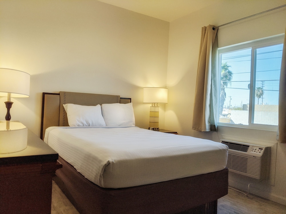 Anchor Pointe Inn - photo 29
