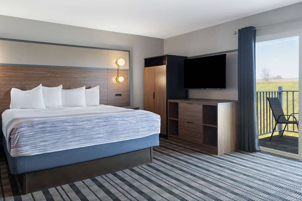 AmericInn by Wyndham Beaver Dam - photo 36
