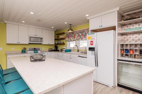 Moon Struck by Oak Island Accommodations - photo 35