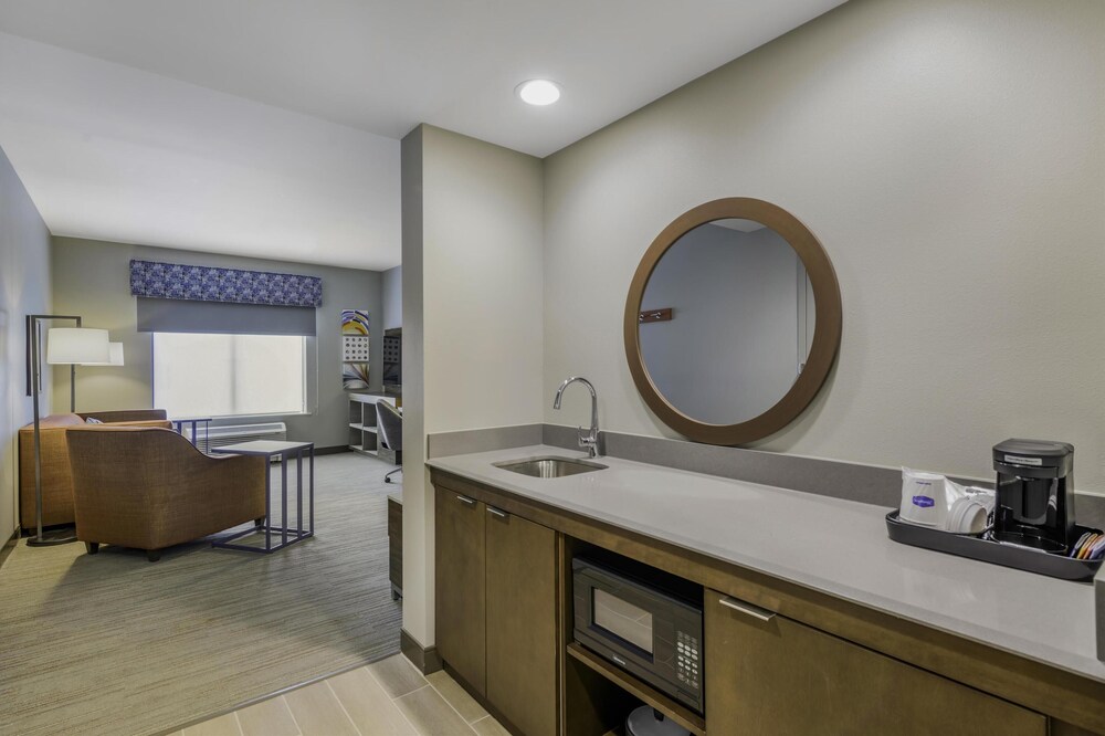 Hampton Inn & Suites by Hilton Decatur - photo 29