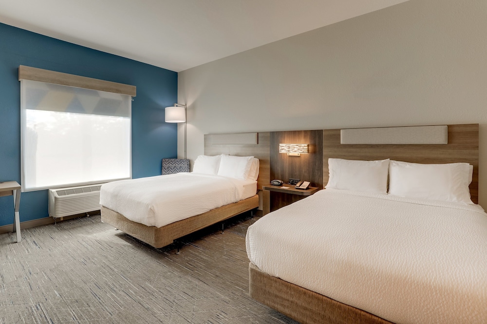 Holiday Inn Express Leland Wilmington Area by IHG - photo 16