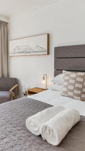 Centrally located Studio with Pool at Zeeland Pier 710