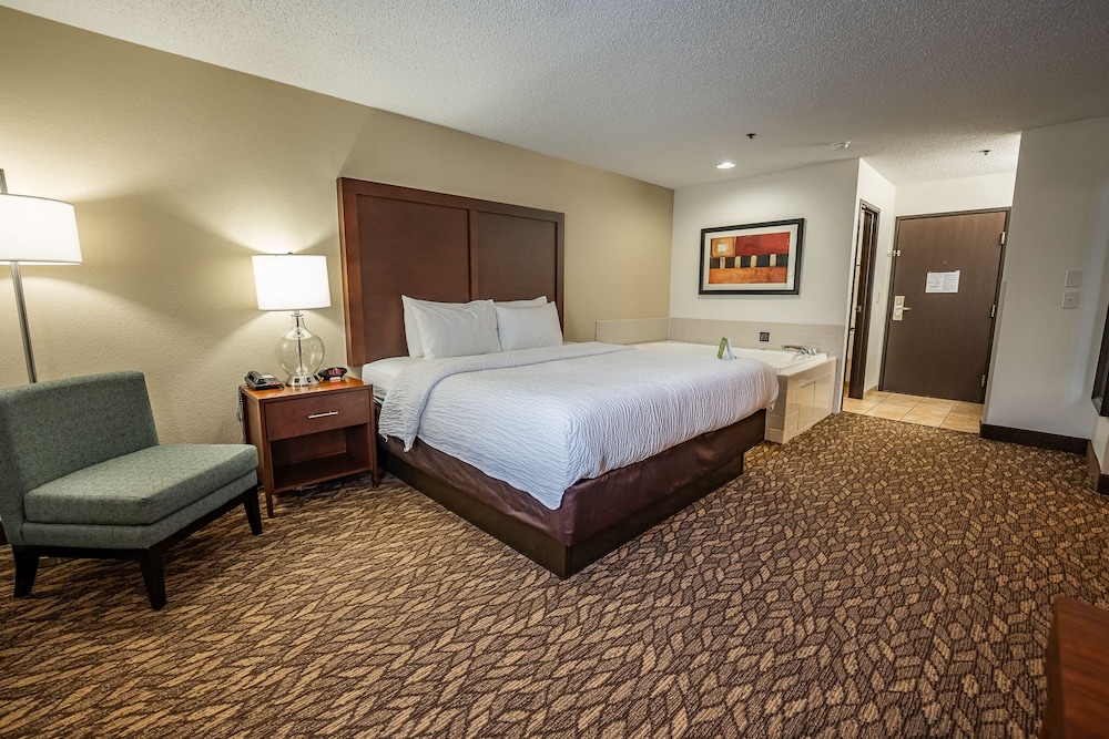 Christopher Inn and Suites - photo 21
