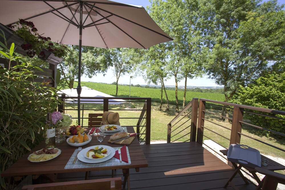 Les Hauts De Condom — 4-Star Luxury Hotel in Condom, France