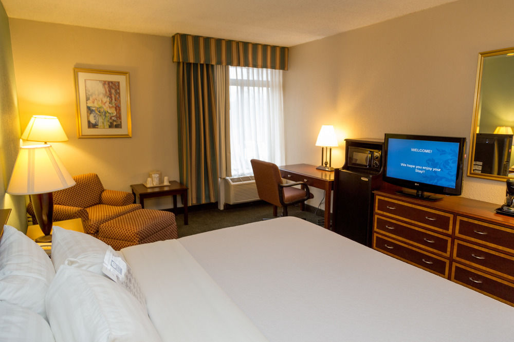 Ramada Plaza Rochester Airport - photo 53
