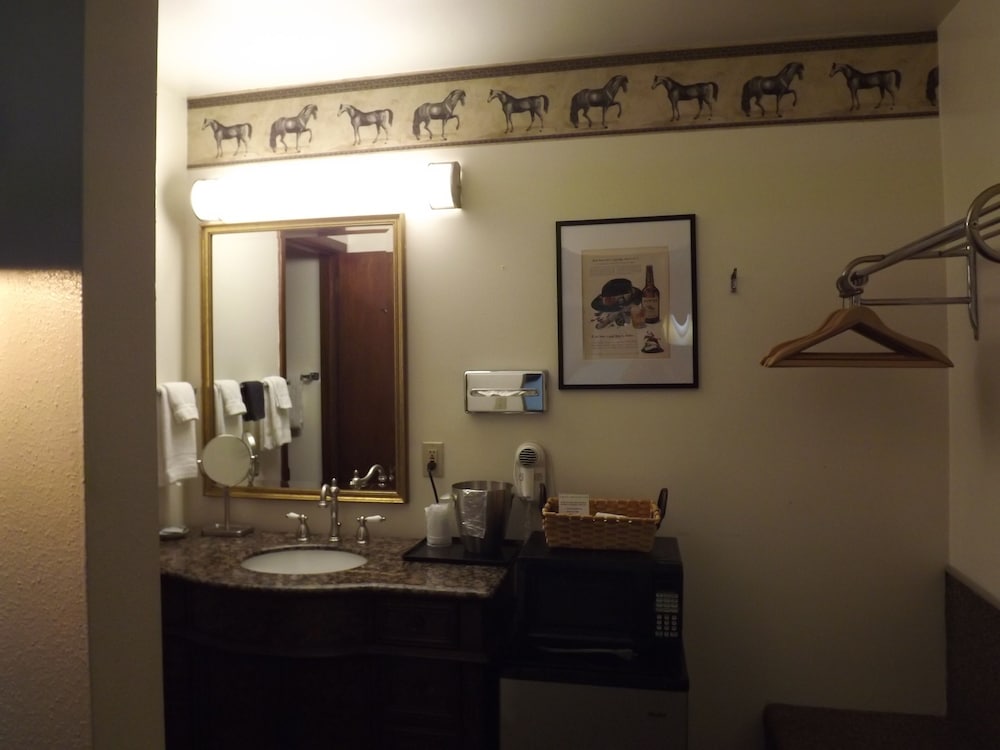 Crest Country Inn - photo 106