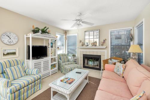 Harbour Oaks 407 in Saint Simons Island, United States