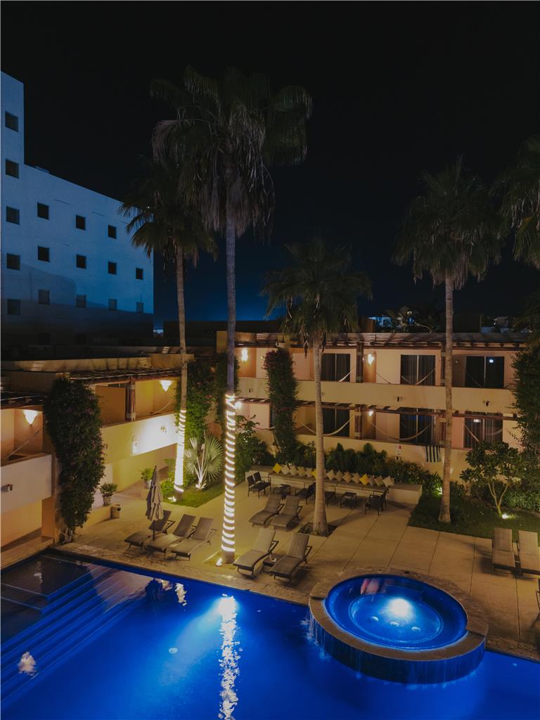 Los Patios Hotel