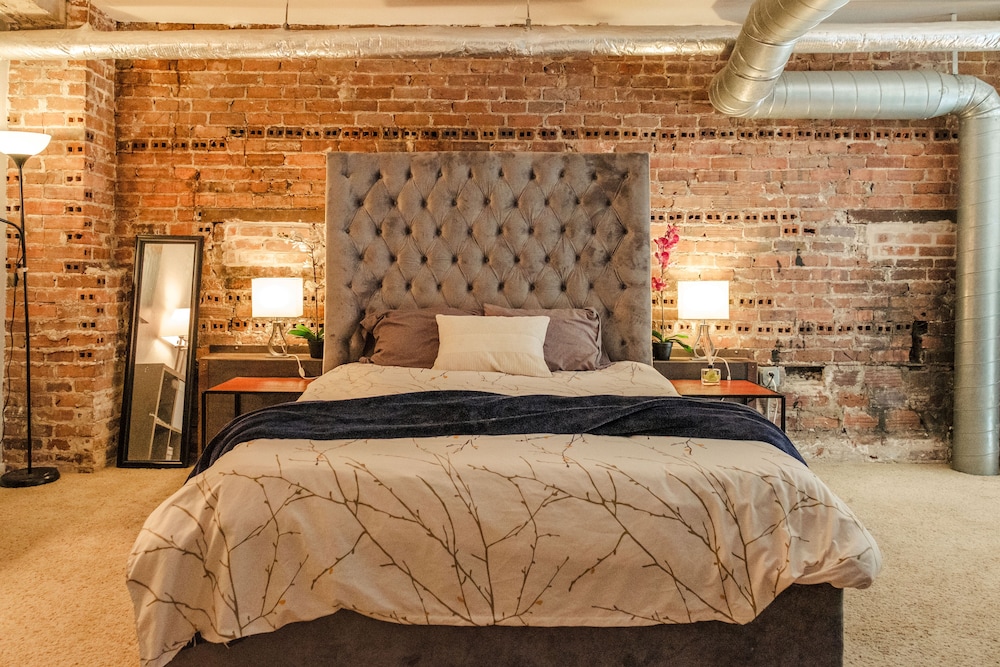Crashpad On Main Street - photo 6