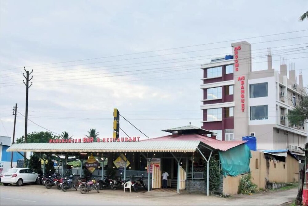 Hotel Manoranjan Enclave — hotel in Dindori