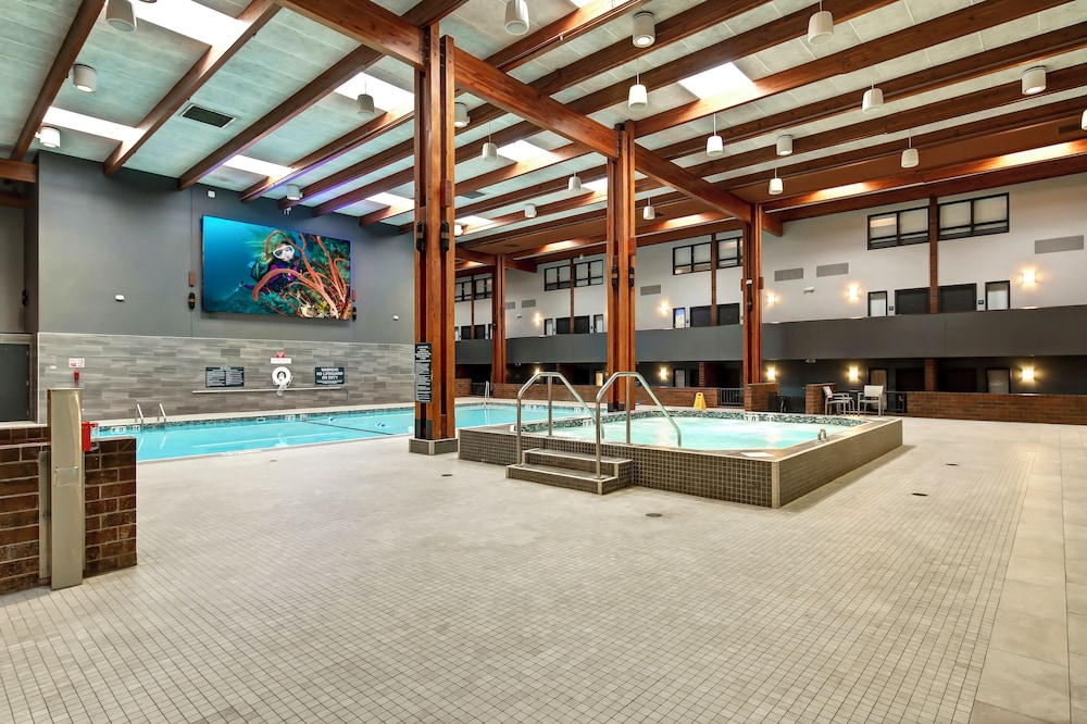 Holiday Inn & Suites St. Cloud by IHG - photo 31