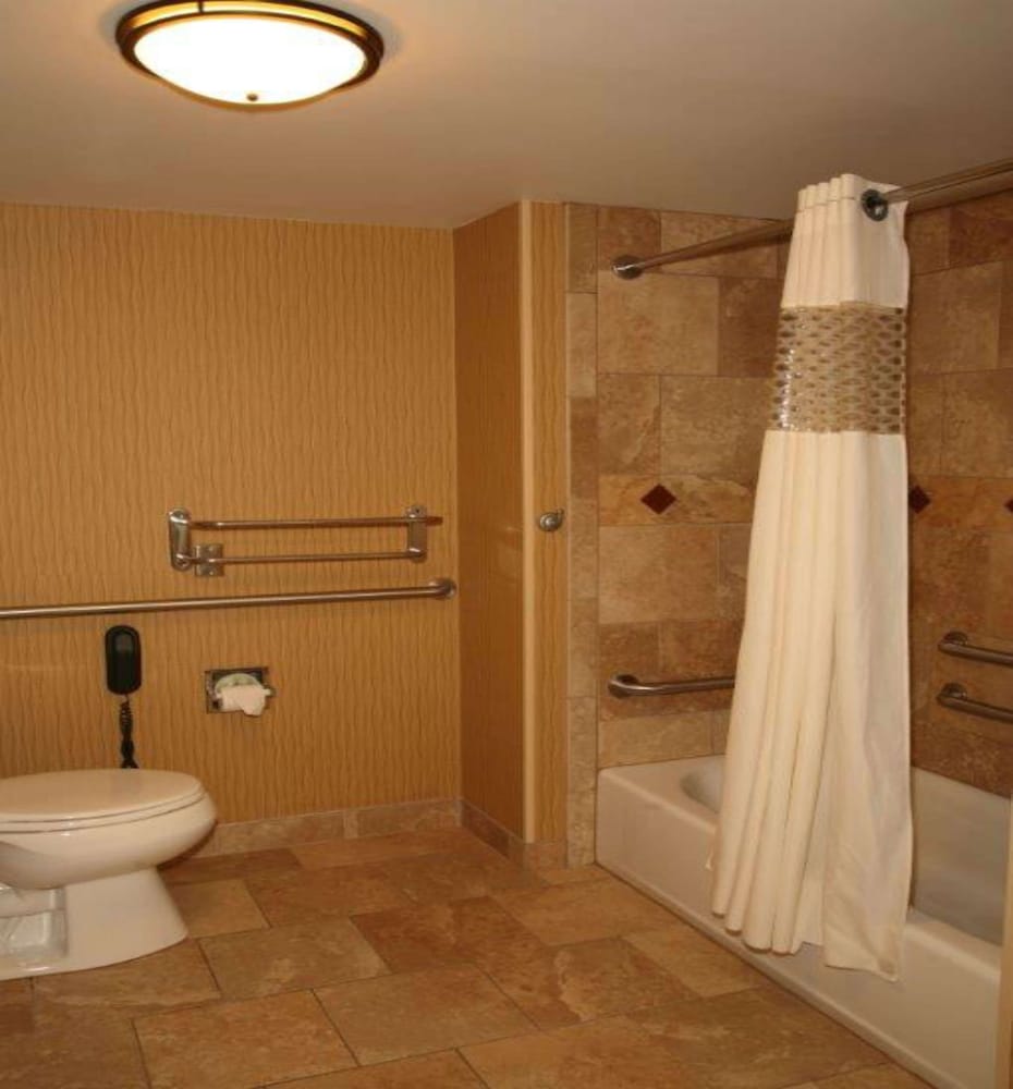 Hampton Inn & Suites Aberdeen - photo 13