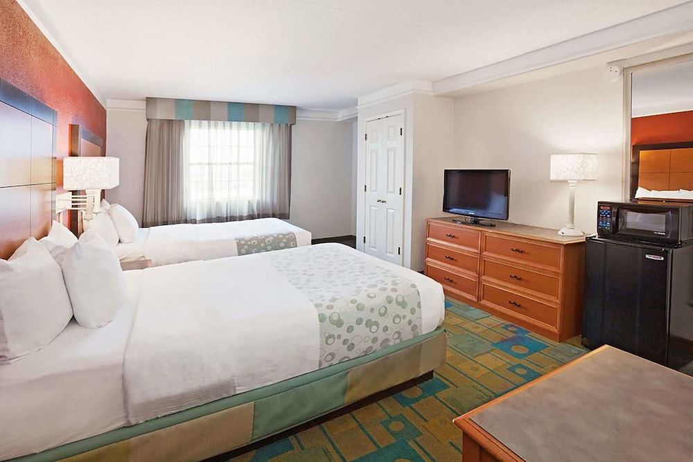 Norwood Inn & Suites Merrillville - photo 11
