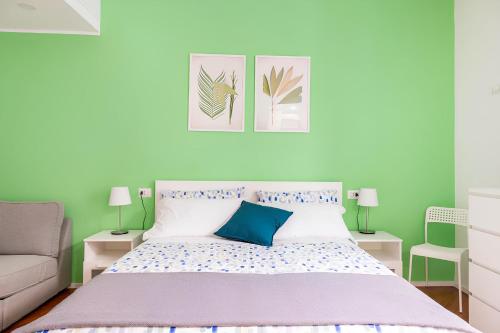 Domus76 Casa Vacanze — 4-Star Luxury Hotel in Rome, Italy