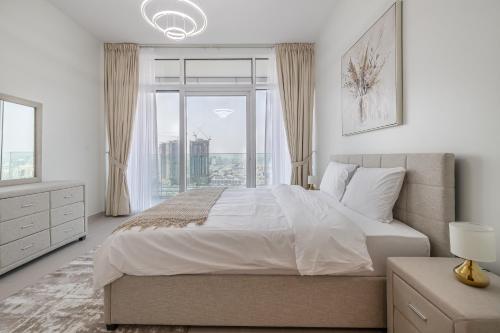 Close To Metro with Frame View — 4-Star Luxury Hotel in Dubai, United Arab Emirates