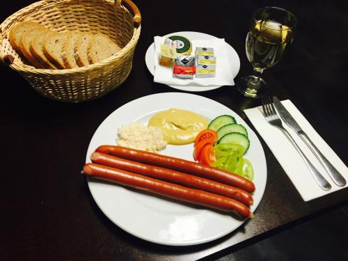 Hotel U Lva — Bilina — photo 3