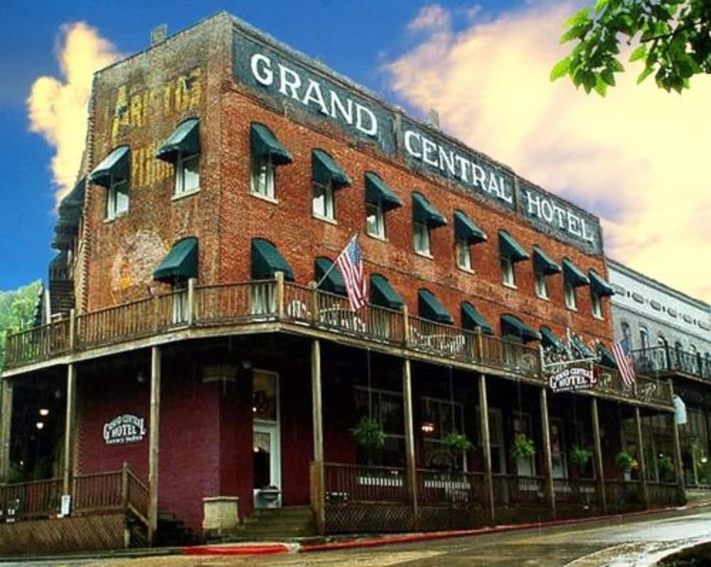 Grand Central Hotel — hotel in Eureka Springs
