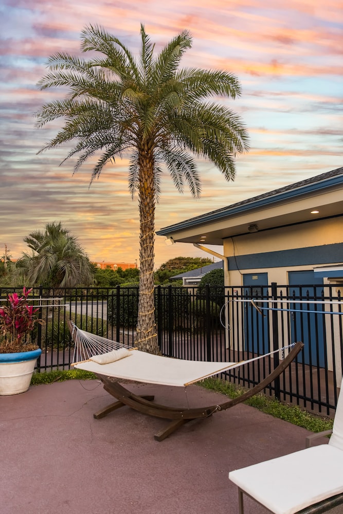 Ocean Coast Hotel At The Beach - photo 41