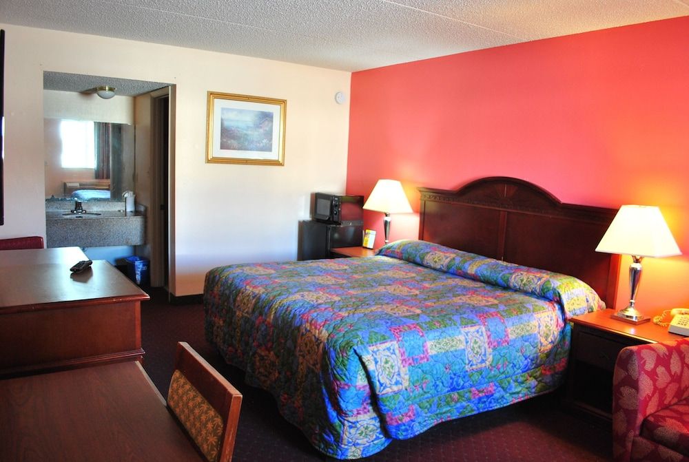 Coconut Grove Motor Inn - photo 13