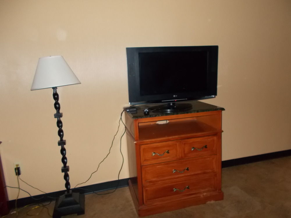 Season's Inn - photo 17