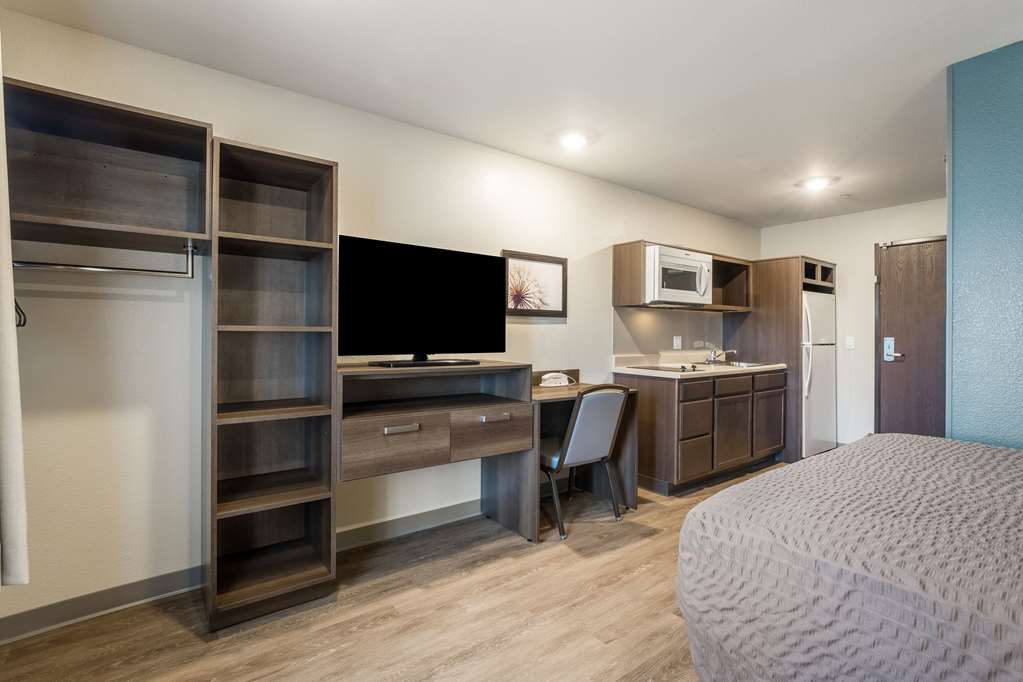 WoodSpring Suites Colton - photo 12