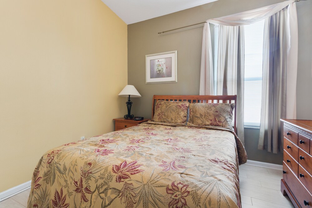 Sunshine Station Spacious 4 bed Windsor Palms resort home that's close to Disney - photo 5