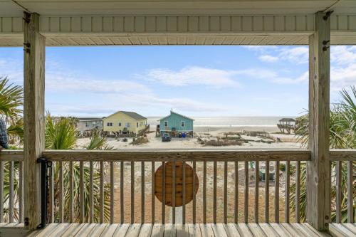 Sherrys Paradise by Oak Island Accommodations - photo 27