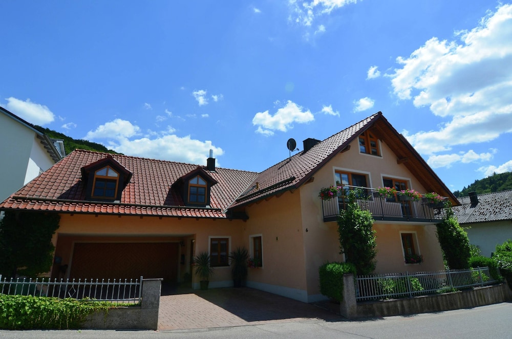 Cozy Apartment in Prunn With Private Terrace — 4-Star Luxury Hotel in Riedenburg, Germany