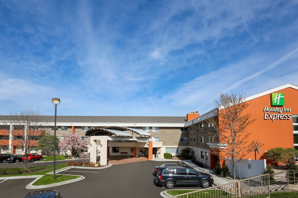 Holiday Inn Express Milwaukee West Medical Center by IHG in Milwaukee, United States