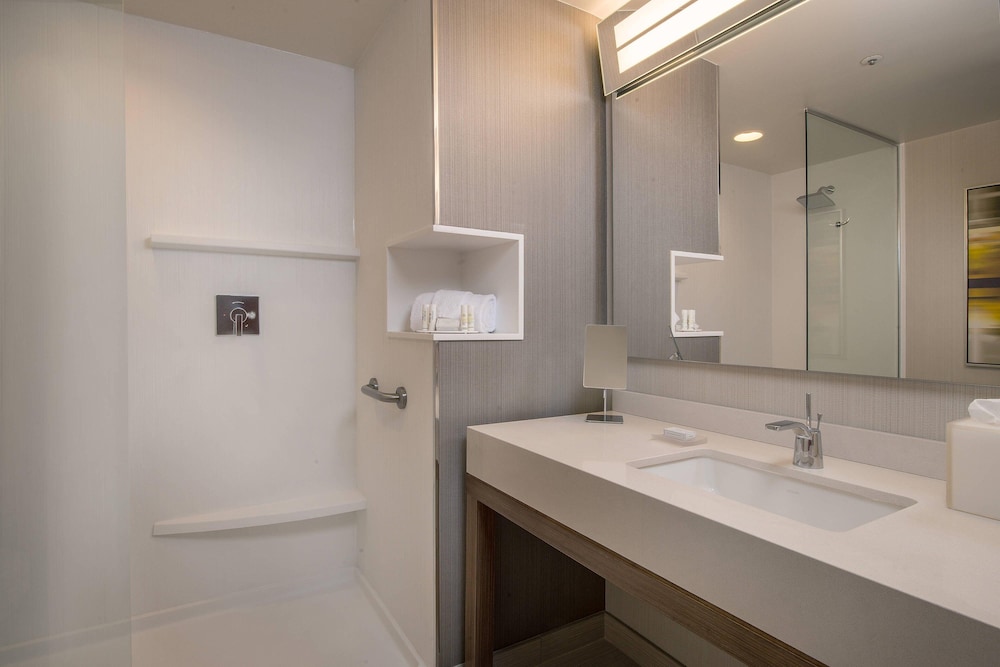 Courtyard by Marriott Houston Northeast - photo 15