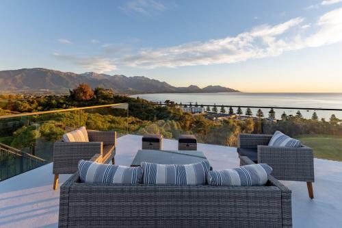 Sleek Elevated Views Hidden in Kaikoura, New Zealand