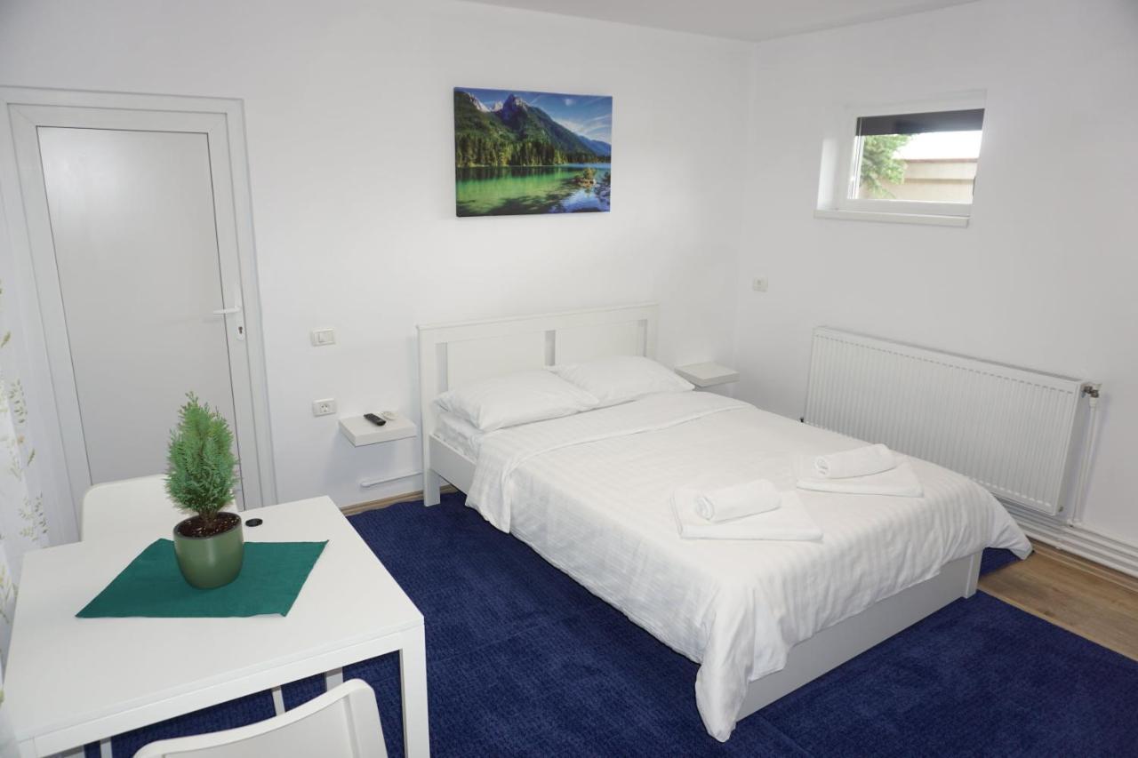 Casuta Bradulet Aeroport Otopeni & Therme
